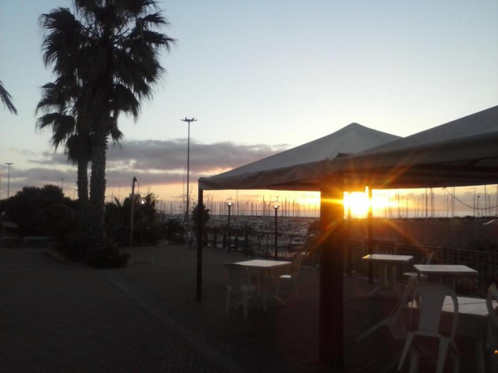 Albergo Ristorante Lucciola Santo Stefano al Mare Exteriör bild