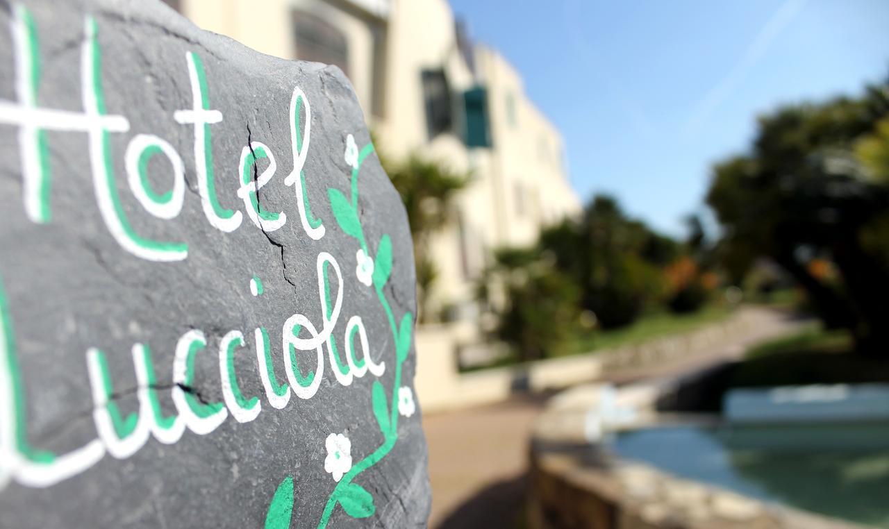 Albergo Ristorante Lucciola Santo Stefano al Mare Exteriör bild