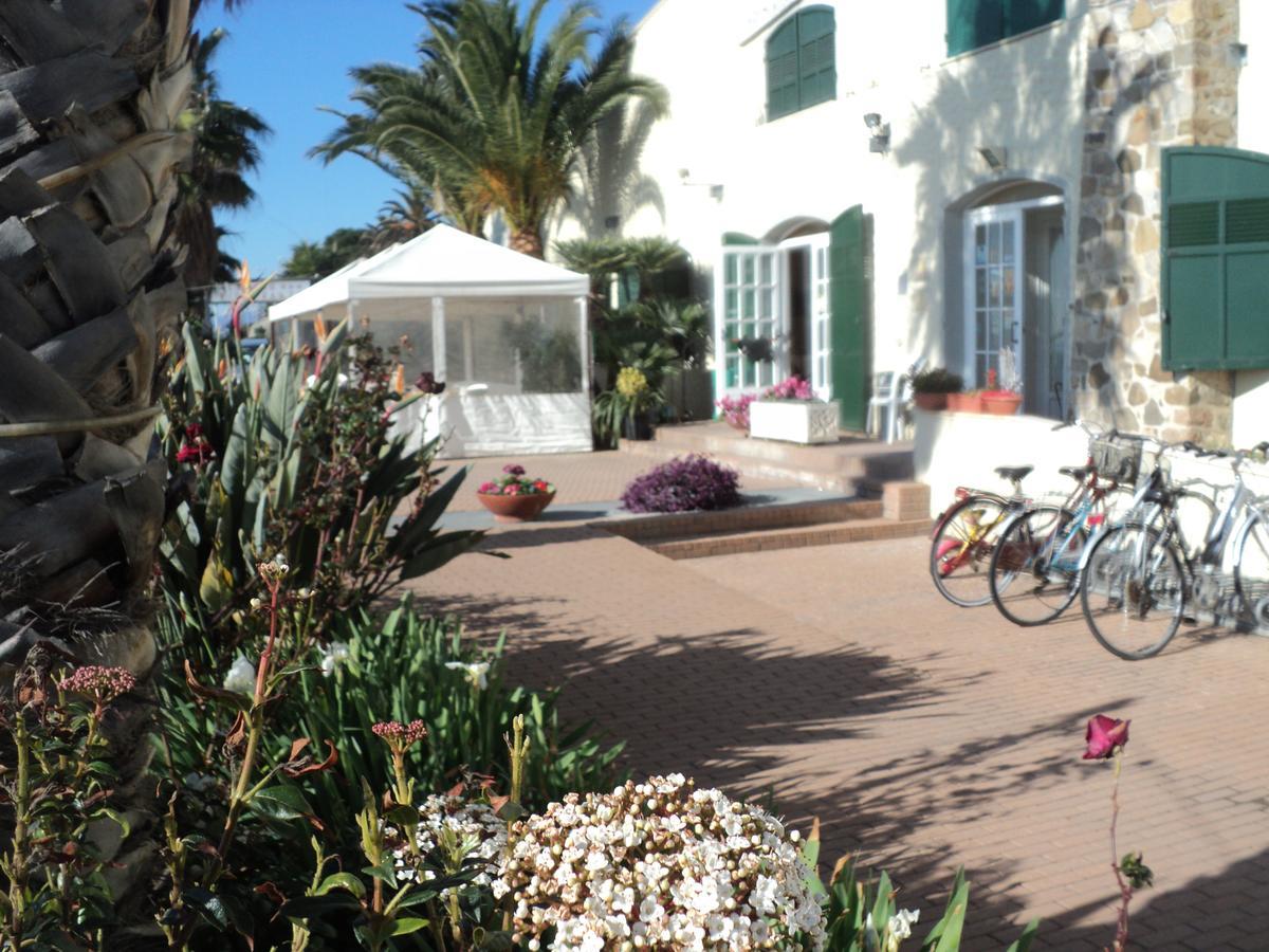 Albergo Ristorante Lucciola Santo Stefano al Mare Exteriör bild