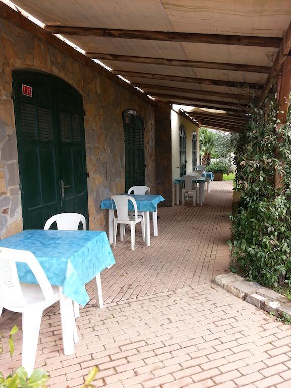 Albergo Ristorante Lucciola Santo Stefano al Mare Exteriör bild
